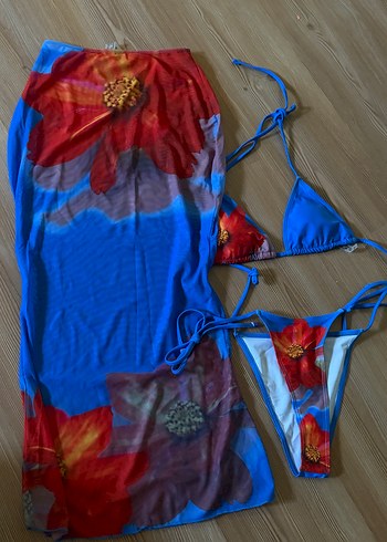 Drapeli Bağcıklı Mavi çiçekli Bikini Seti