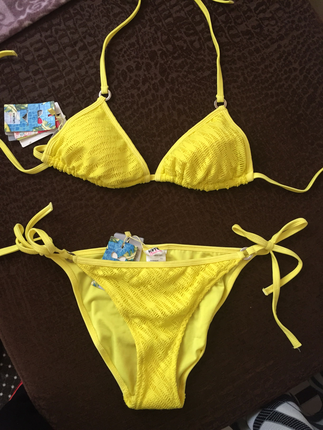 Temiz hiç kullanılmamış bikini