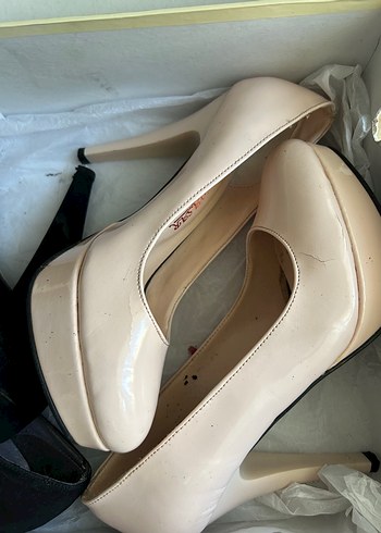 Bej Tokalı Stiletto Topuklu Kadın Ayakkabı