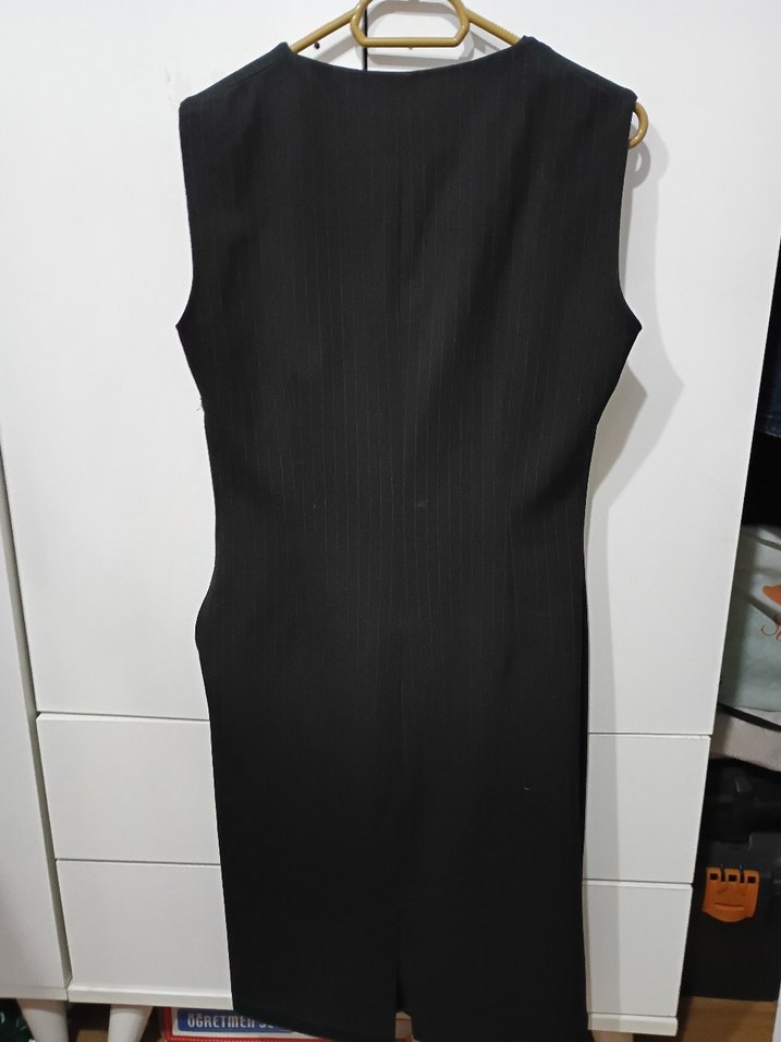 V Yaka Siyah ofis elbise midi boy - Görsel 4