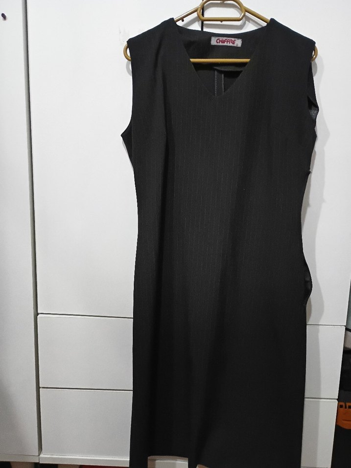 V Yaka Siyah ofis elbise midi boy - Görsel 2