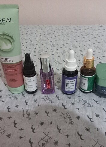 )Cilt bakımı seti (Loreal Paris peeling, maske ve göz altı serum