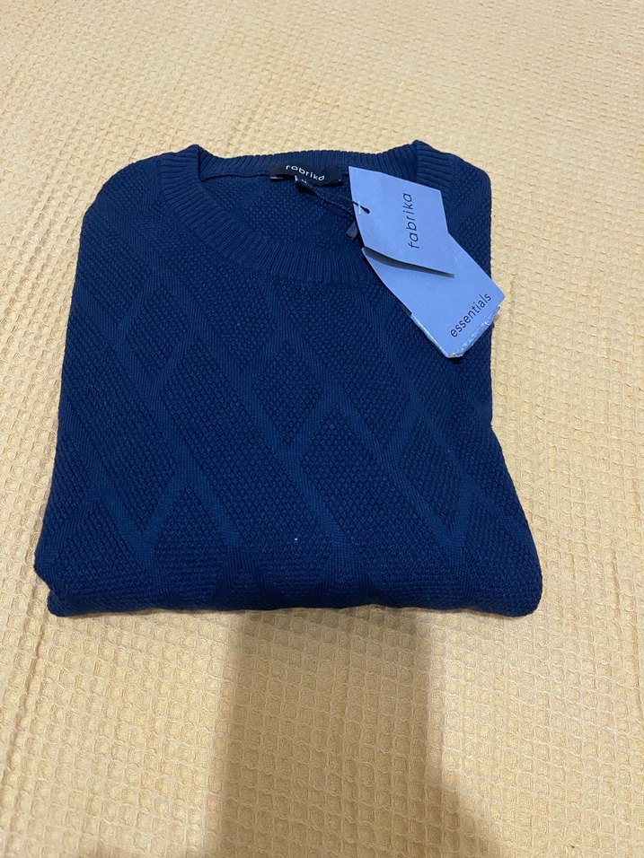 Fabrika marka sıfır etiketli M beden Mavi Örgü Triko Kazak - Görsel 2