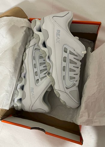 Nike orjinal sıfır 43 numara Spor Ayakkabı - Görsel 2