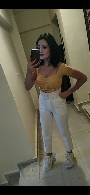 Beyaz Kemerli Pantolon