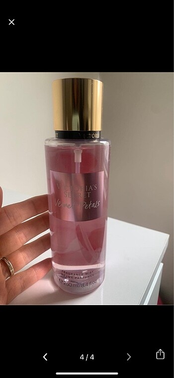 Victoria?s Secret Velvet Petals