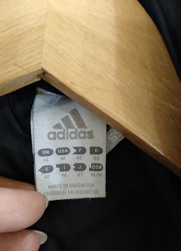 m Beden Adidas suya dayanıklı şişme mont 