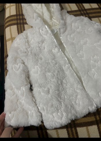 Kız Çocuk Beyaz Kapüşonlu Kürk Detaylı Ceket - Görsel 2