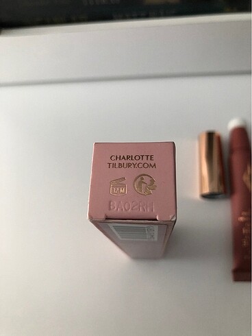 Beden Renk Charlotte Tilbury Pillow Talk Allık