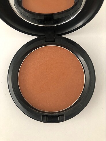 MAC Refined Golden Bronzer