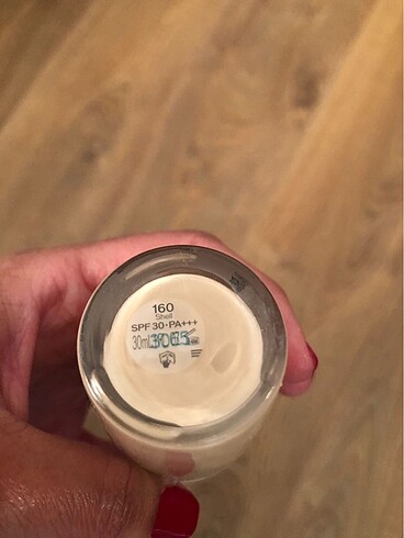 Beden Shiseido Skin Glow Fondöten