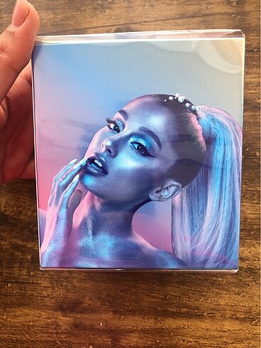  Beden Ariana Grande Cloud Parfüm 30ml