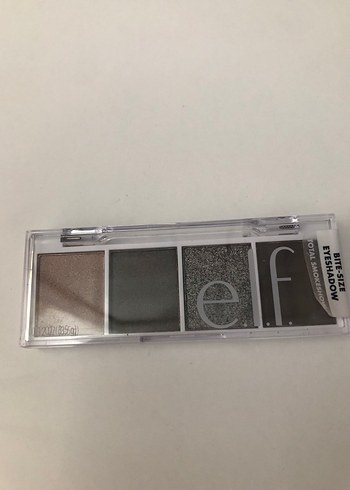Beden Elf Smokeshadow Gri ve Bej Tonlarında Dörtlü Far Paleti