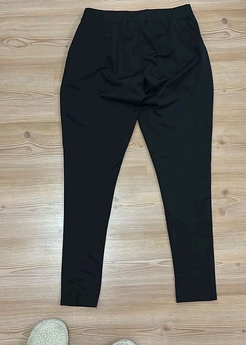 Siyah Pliseli Kadın Kumaş Pantolon - Görsel 3