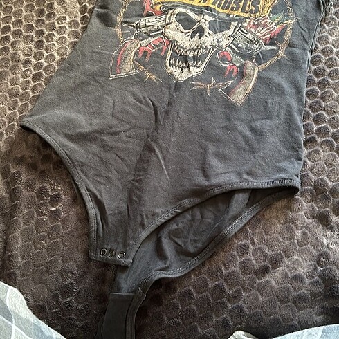 H&M guns n roses body