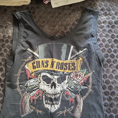l Beden guns n roses body