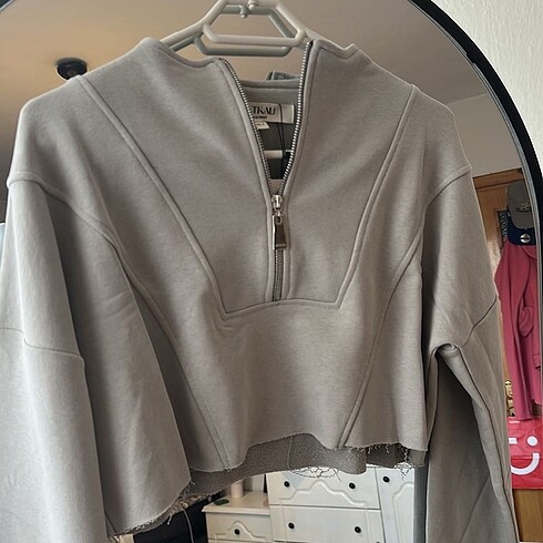 vatkalı fermuarlı crop sweatshirt