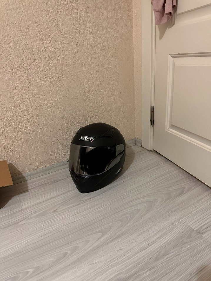 Siyah S beden Minimalist Motosiklet Kaskı - Görsel 3