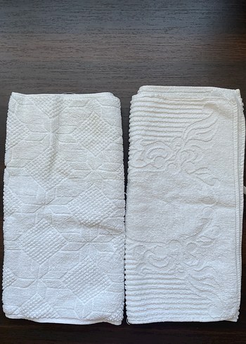 Diğer Beyaz Desenli Havlular Seti