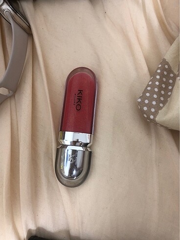 Kıko 11 numara gloss sayılı kullanıldı