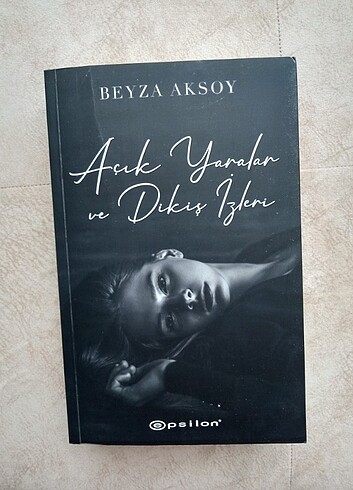 Açık yaralar ve dikiş izleri- karton kapak 