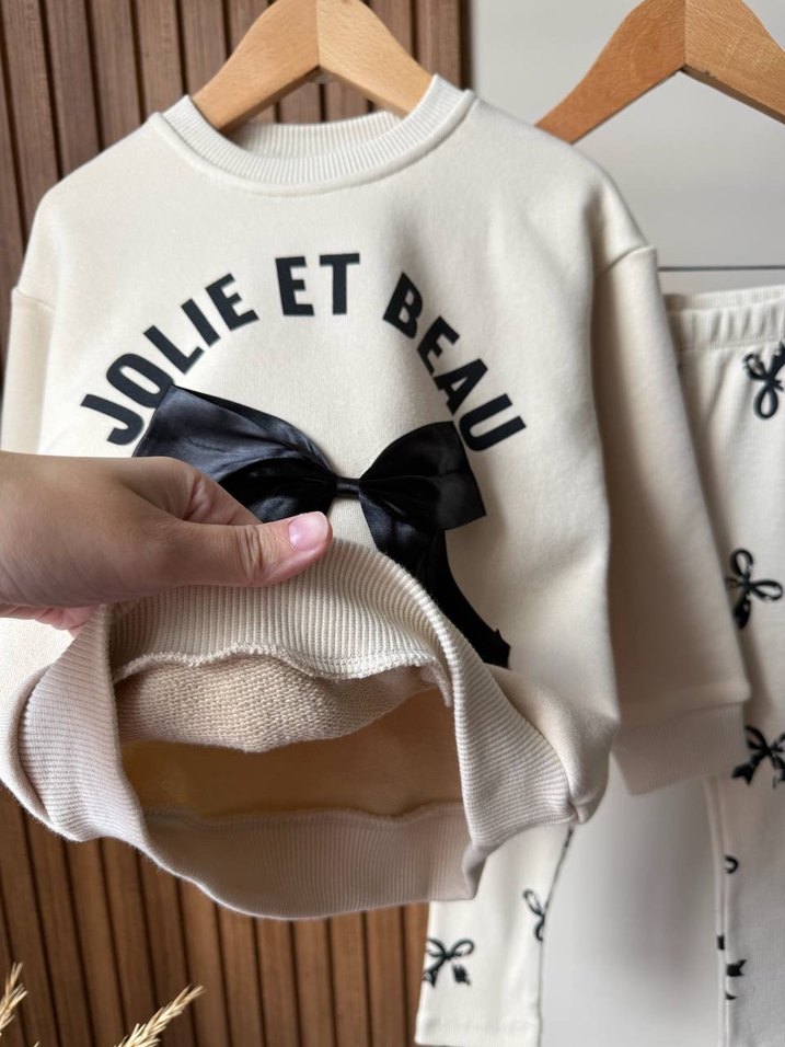 Fiyonk Detaylı Beyaz Kız Bebek Takımı - Görsel 2