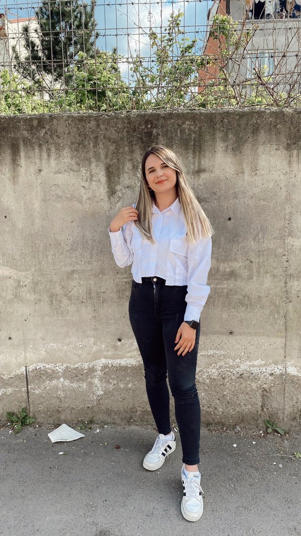 Beyaz Düğmeli Uzun Kollu Gömlek - Görsel 4