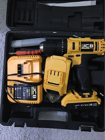 JCB darbeli matkap