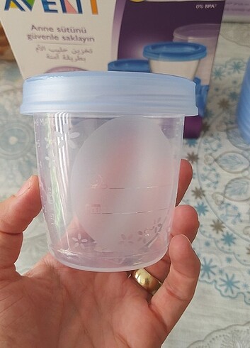 Avent anne sütü saklama kabi