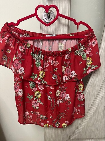 PULL AND BEAR kırmızı üst