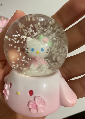 Diğer Mavi Işıklı Hello Kitty Kar Küresi