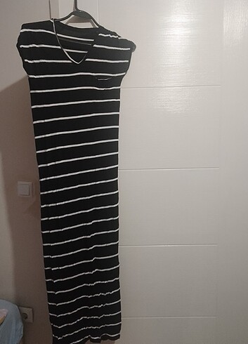 Siyah beyaz çizgili uzun elbise