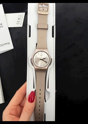 Bej Kayışlı Swatch Kadın Saati - Görsel 2