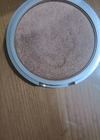 The Balm Betty-Lou Manizer Aydınlatıcı - Görsel 2