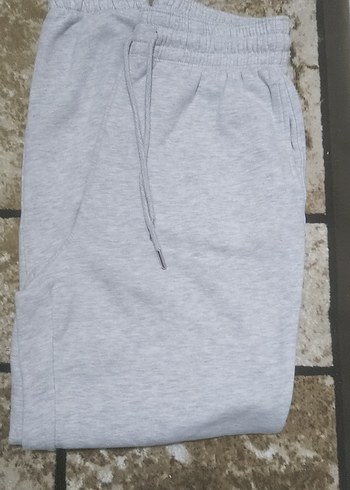 Gri Eşofman Altı Rahat Kesim,2 adet uzun kollu fitilli tişört - Görsel 2