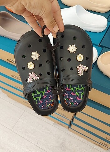 Crocs Masaj tabanlı terlik 