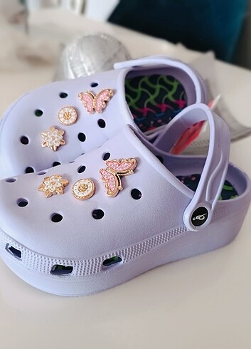 Crocs Masaj tabanlı terlik