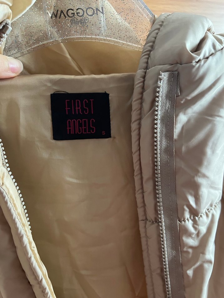 Uzun bej renk Düğmeli Kadın Şişme Yelek - Görsel 5