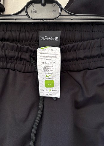 l Beden Kırmızı Fermuarlı Nike Eşofman Takımı