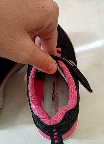 27 Beden Kız çocuk Skechers rahat taban özellikli