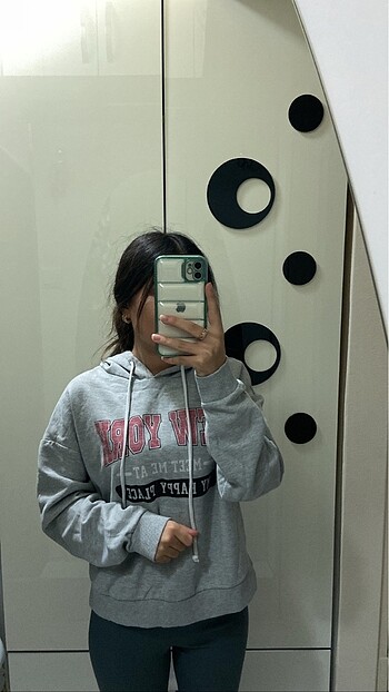 Sweatshirt