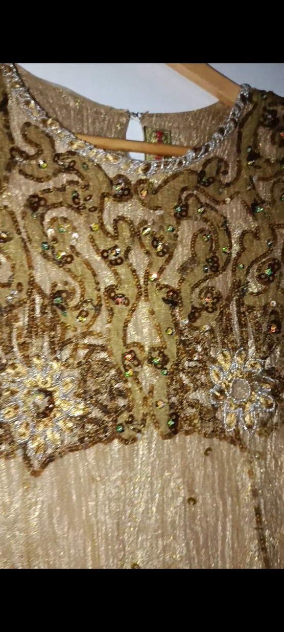 Boncuk İşlemeli Altın Renk abiye - Görsel 4