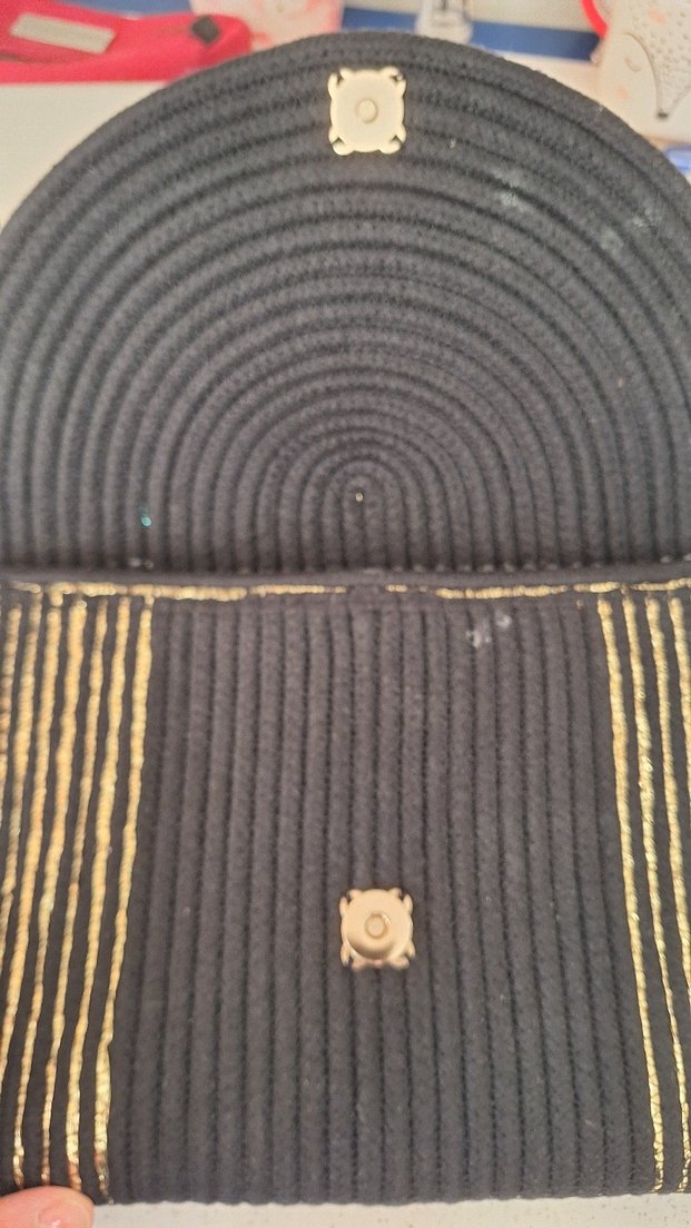 Altın İşlemeli Pliseli Kadın Triko Clutch - Görsel 3