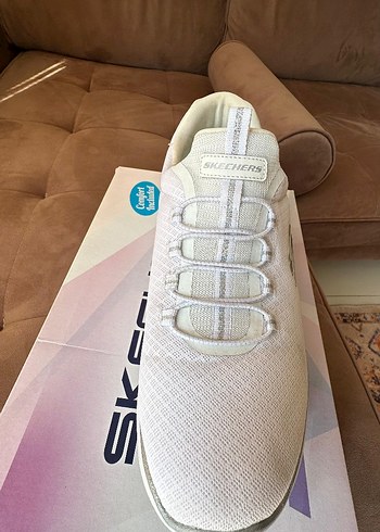Beyaz Skechers Kadın Spor Ayakkabı