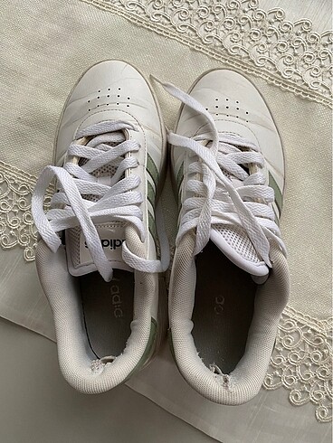 39 Beden Adidas court bold kadın ayakkabısı