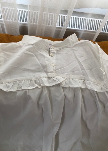 Beyaz Fırfırlı düğmeli bluz - Görsel 2