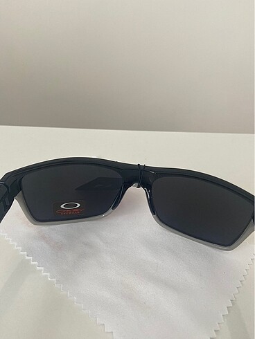 Oakley Oakley orijinal gözlük yeni ve etiketli