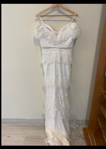 Beyaz V Yaka dantelli dış çekim elbisesi - Görsel 7