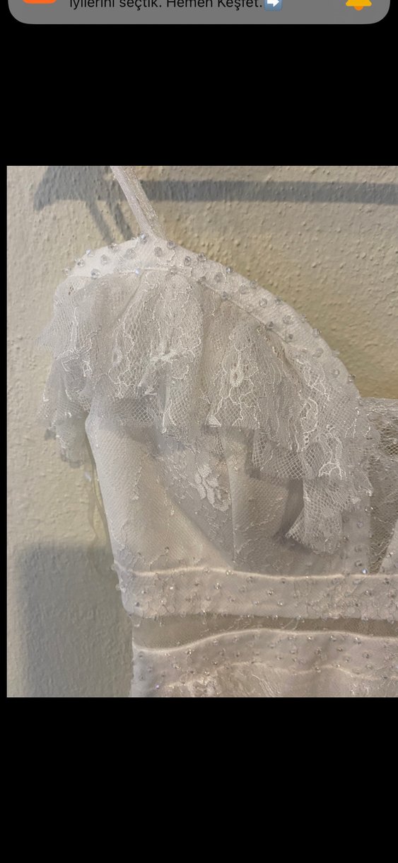 Beyaz V Yaka dantelli dış çekim elbisesi - Görsel 2