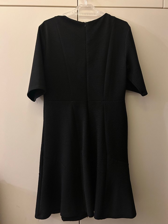 Siyah Midi Kısa Kollu Minimalist Elbise - Görsel 2